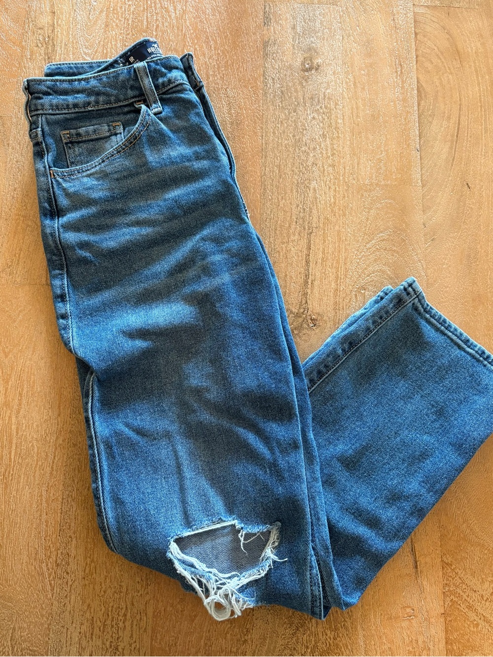 Hollister Medium Blue High-Rise Bootcut Jeans with Knee Rip